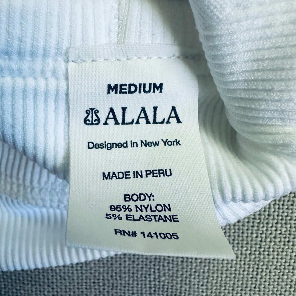 ALALA Barre Racer Ribbed Seamless Sports Bra New - Picture 7 of 7